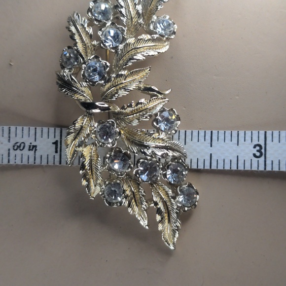 Vintage 60s laurel brooch rhinestones crystals gold tone leaves mcm - Picture 8 of 8